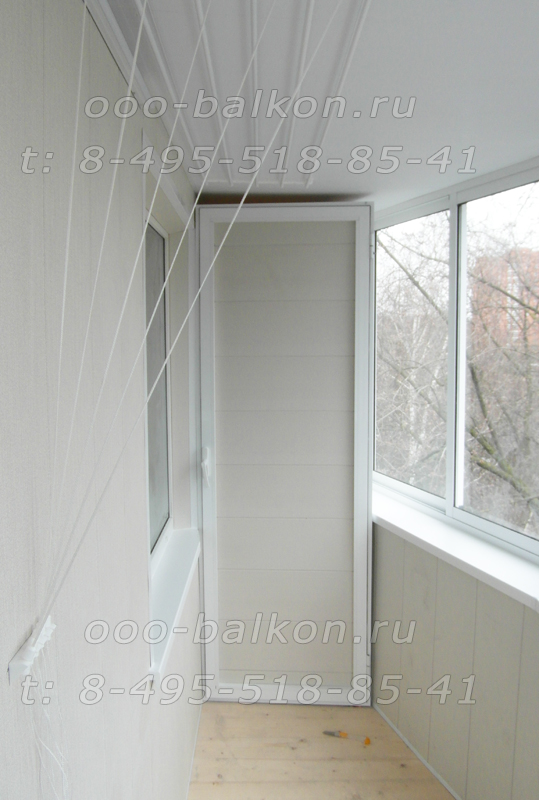 Одностворчатый шкаф на балконе
